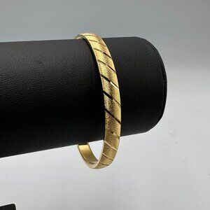 Vintage Monet Bracelet Gold Tone Frosted Stripe Bangle 8.25 Inch